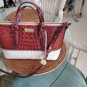 Classic name brand ladies purse